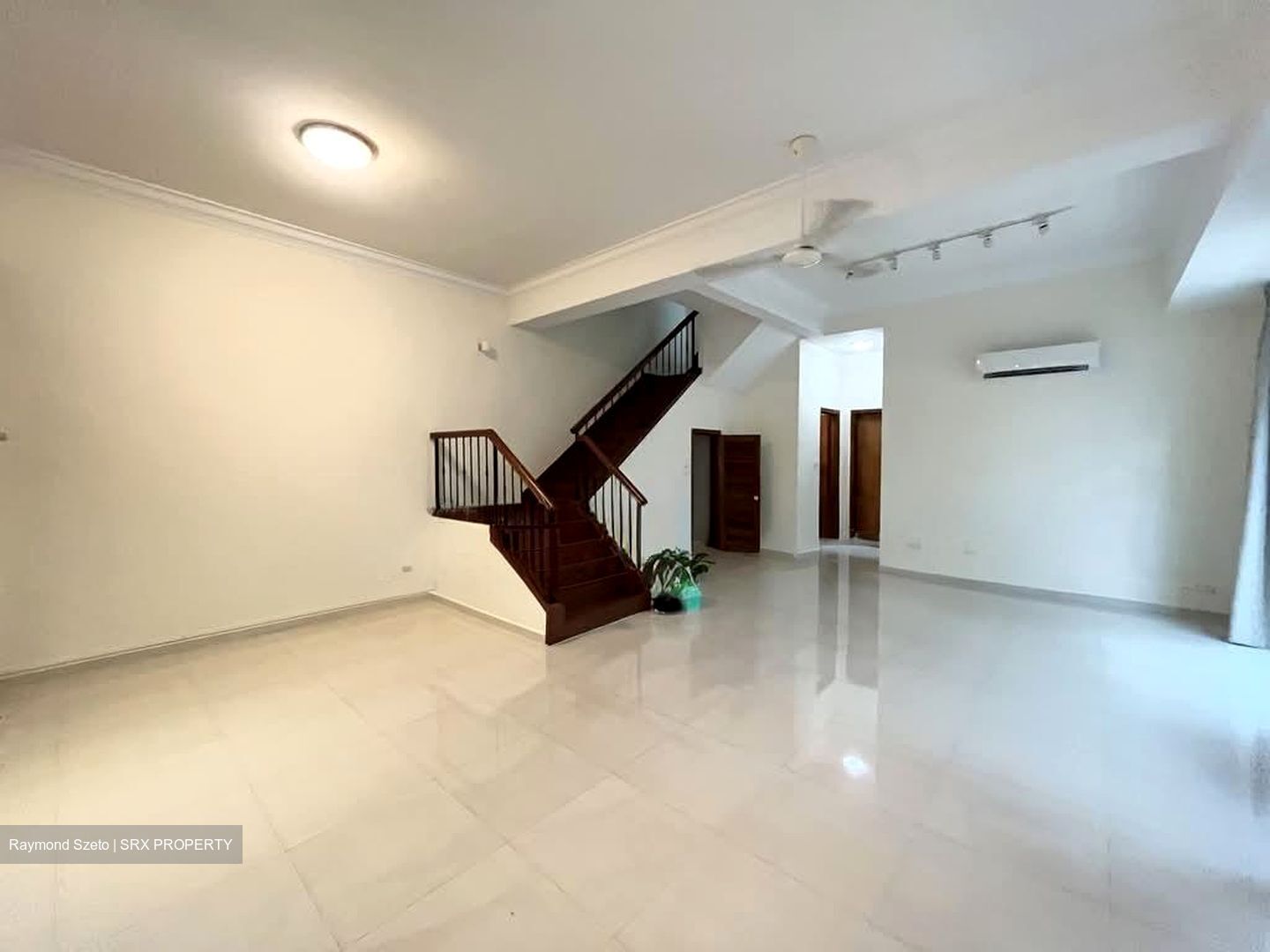 Kingsville (D10), Semi-Detached #582525841